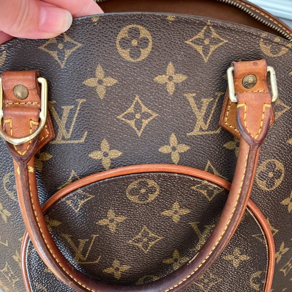 LOUIS VUITTON Ellipse in fabulous pre-loved condition. Authenticated - Picture 12 of 17